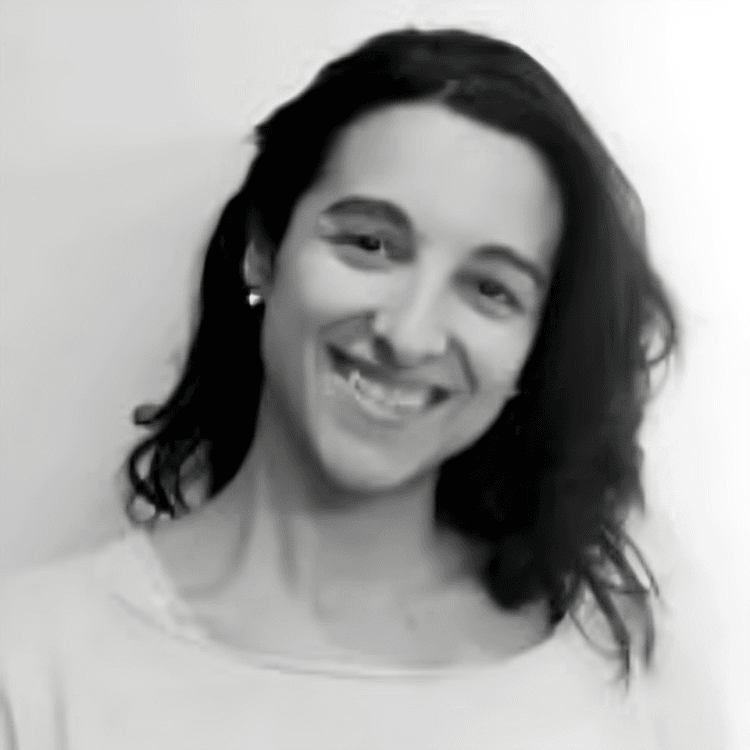 Retrat en blanc i negre de Jèssica Corrons, responsable de l'àrea de clients i administració