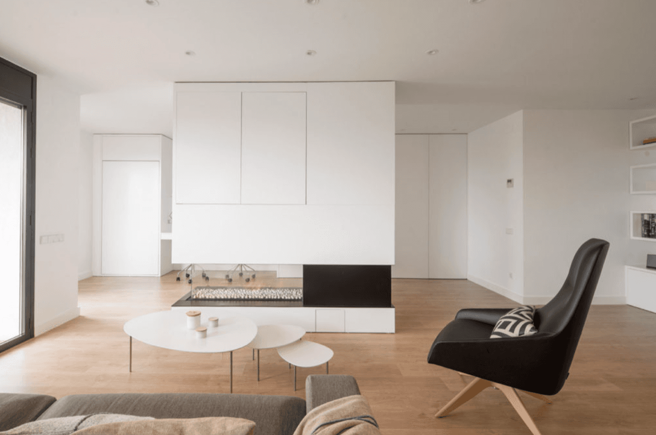 Gas fireplace: room-sealed fireplace in an open-plan living room (Manresa)