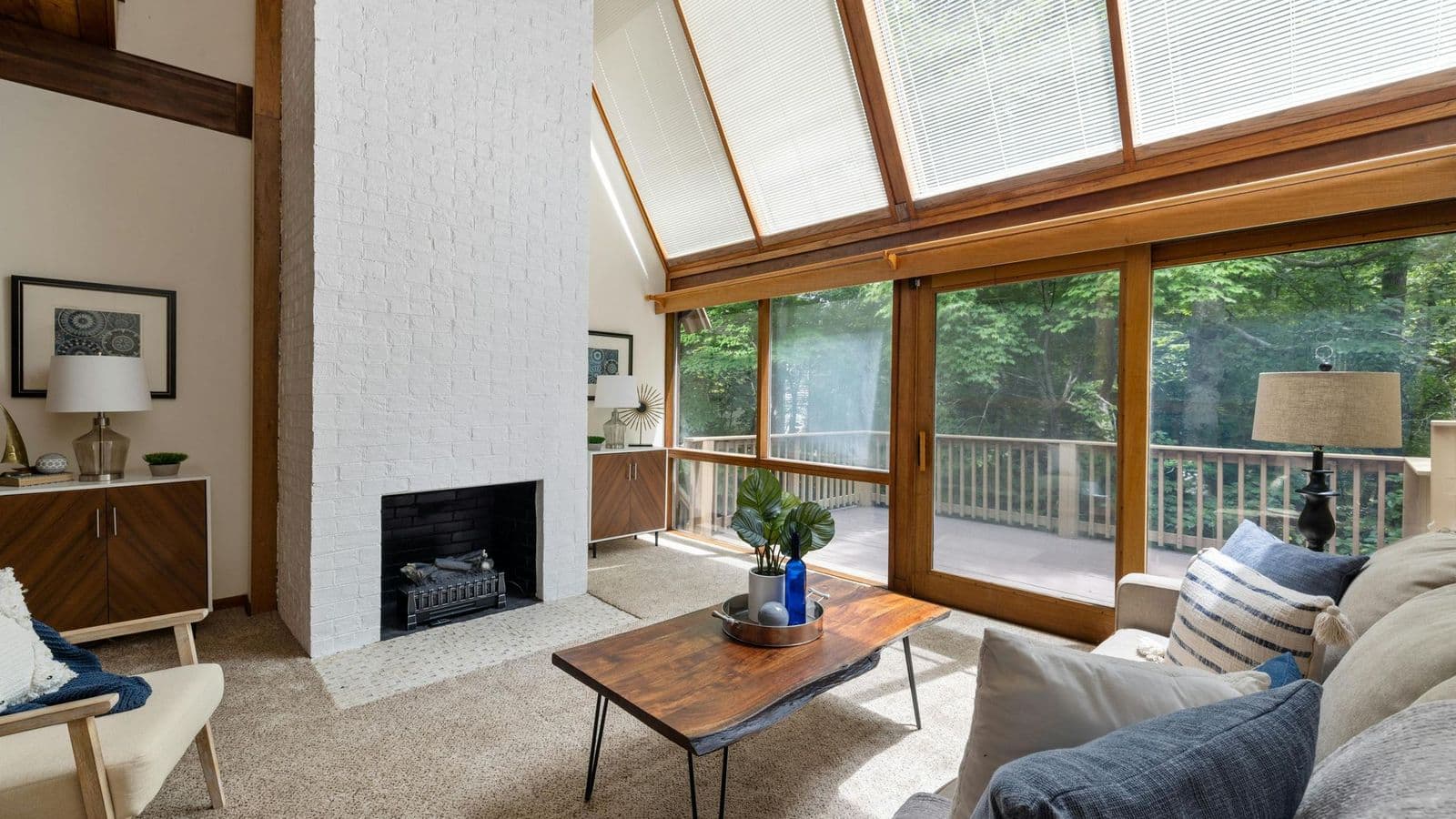 Diseño de chimeneas modernas de leña: Elegancia y calidez en tu hogar